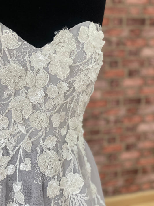 PrettyMeCouture Wedding dress